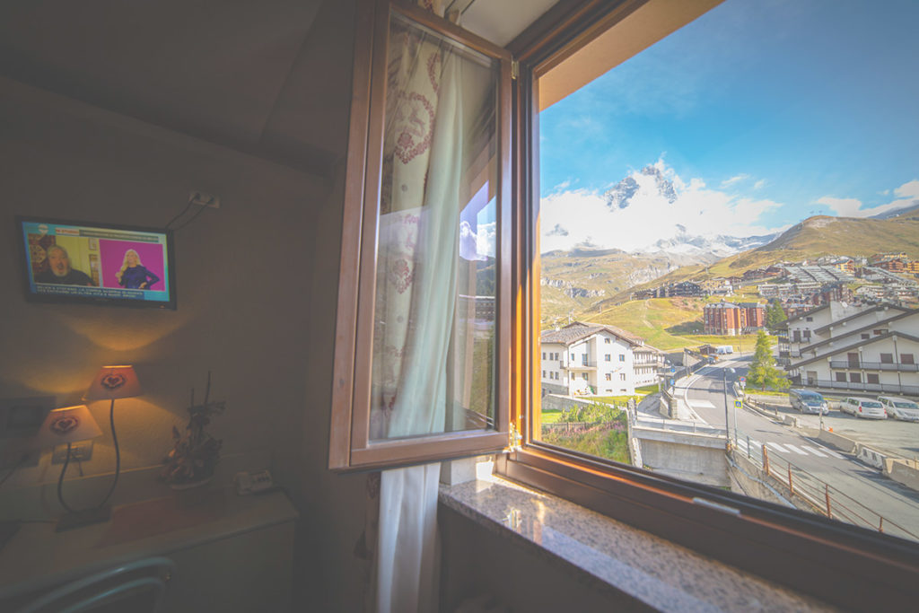 hotel cervinia sulle piste da sci camera tripla